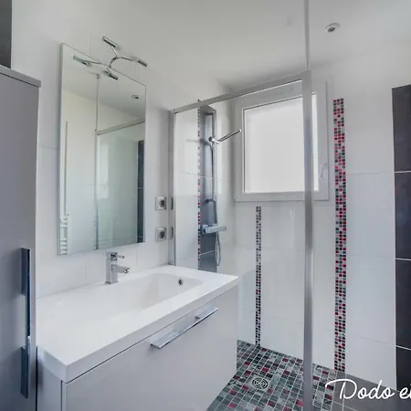Snug 2 Bedroom With Balcony - Dodo Et Tartine *