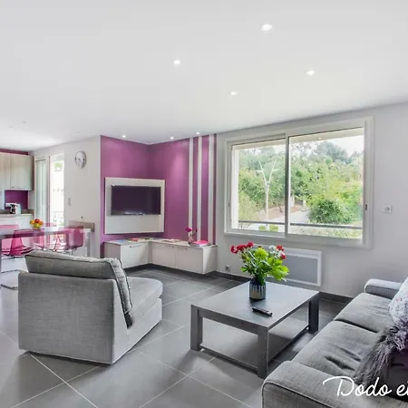 Snug 2 Bedroom With Balcony - Dodo Et Tartine Apartment Le Pradet
